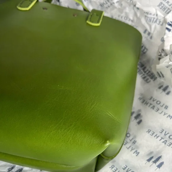 Portland Leather Green Apple mini crossbody - Picture 7 of 8